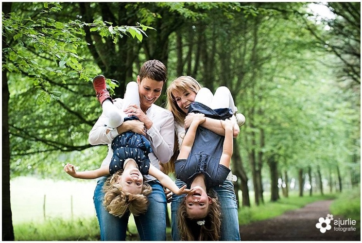 fotoshoot gezin familiefoto Limburg spontaan natuur